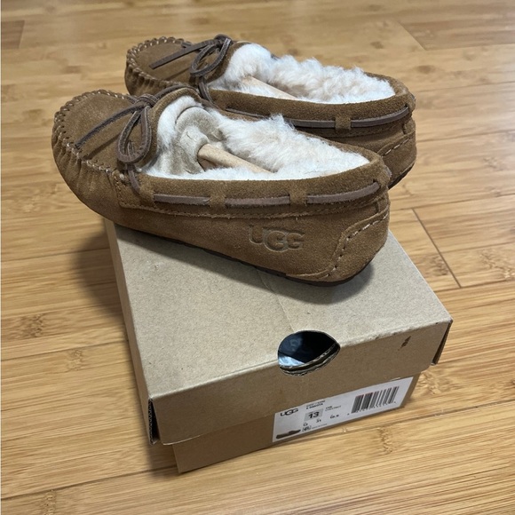 Uggs for Kids - Picture 1 of 6